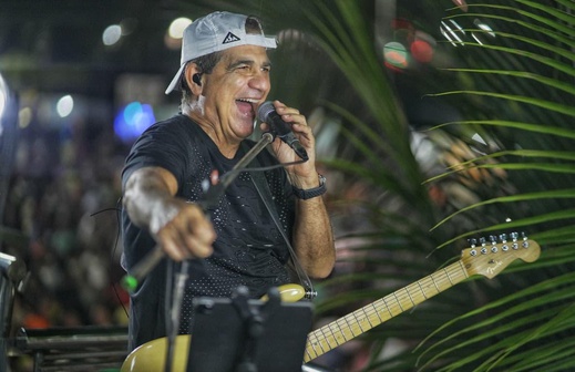 Após 13 anos, Durval Lelys volta a Ribeirão Preto com show de três horas no RP Folia