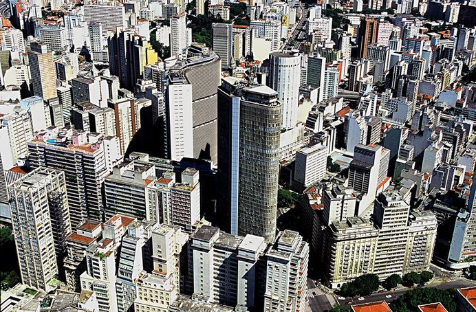 Inflação que reajusta aluguéis sobe e acumula alta de 8,89%