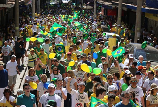 Manifestação reúne de 40 a 45 mil em Ribeirão Preto