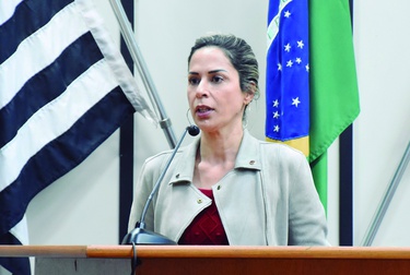 Câmara arquiva processo de cassação contra Perla