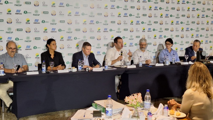 Agrishow 2025 prevê recorde de R$ 15 bilhões em negócios e crescimento do setor agropecuário