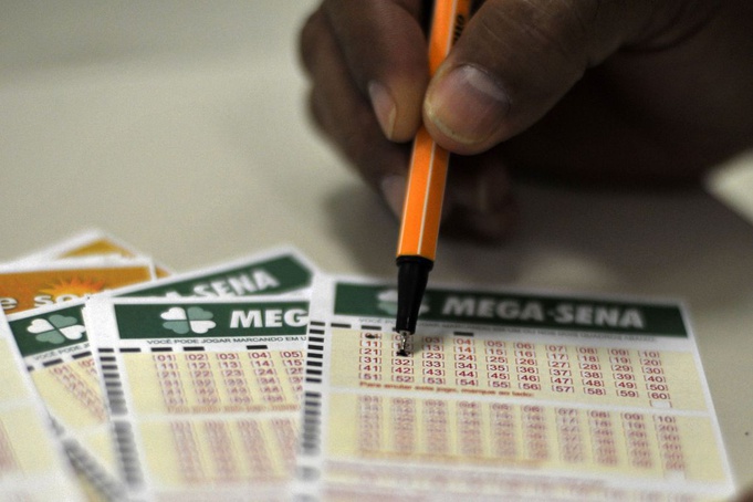 Mega-Sena acumula e pode pagar R$ 40 milhões