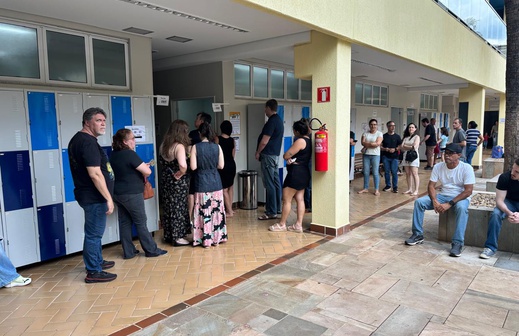 Eleição segue normal e sem sinal de interferência externa, diz Marques