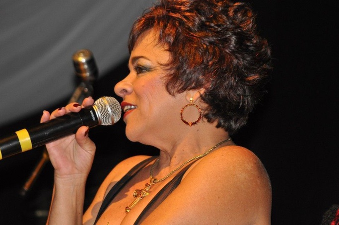Roberta Galvão se apresenta no Bar do Val neste sábado, 12