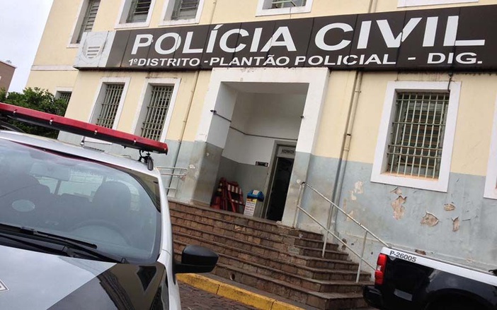 Homens são presos em tentativa frustrada de assalto a residência