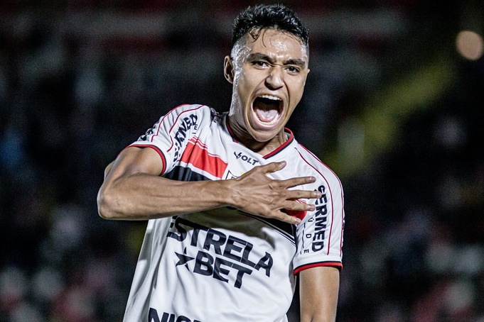 Pedro Severino deixa a UTI e segue em recuperação no quarto