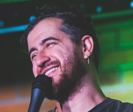Afonso Padilha se apresenta no Theatro Pedro II