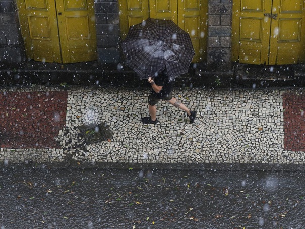 Autoridades alertam para chuva intensa no fim de semana