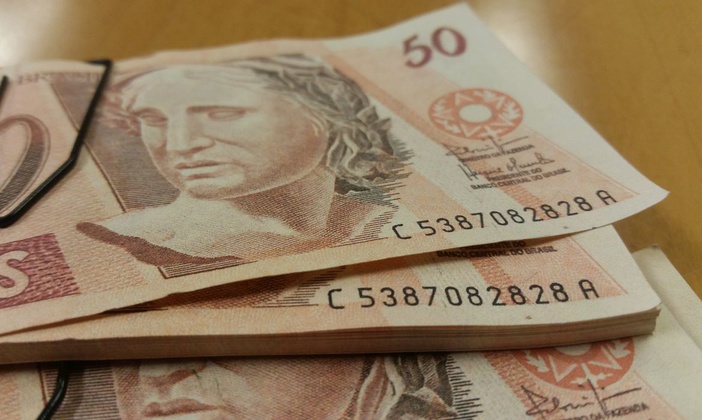 Economia Salário mínimo passa a ser de R$ 1.212 a partir de 1º de janeiro
