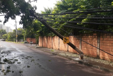 Acidentes envolvendo postes estão cada vez mais frequentes em Ribeirão Preto