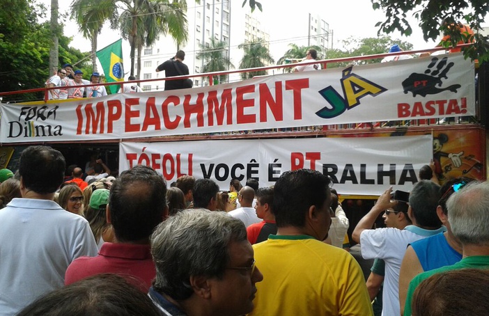 SORRISO ANTROPOFÁGICO: COXINHA APIMENTADA OU MORTADELA NA MAIONESE???