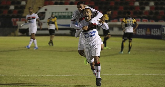 Após vencer o Criciúma, Botafogo se aproxima do G4