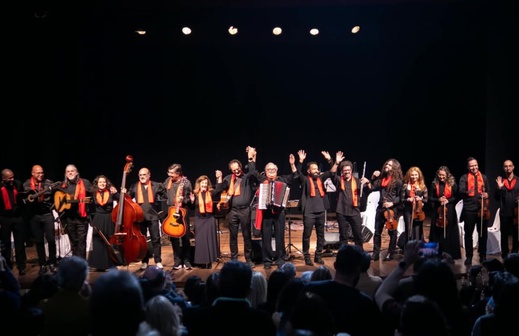 Espetáculo “Violas & Violinos: Uma Orquestra Caipira” chega ao palco do Theatro Pedro II
