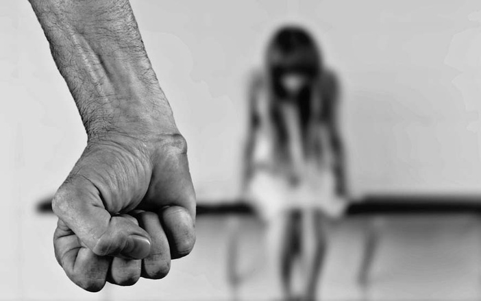 Jovem é agredida e roubada por ex-namorado em Ribeirão Preto