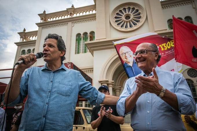Fernando Haddad faz caminhada e comício no Centro de Ribeirão Preto