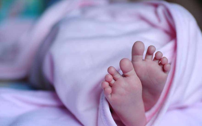 Mãe adormece em cima de bebê, em Ribeirão Preto, e criança não resiste