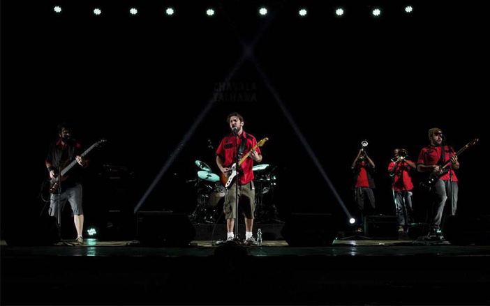 Chavala Talhada e banda Serojah abrem show do Ventania em Ribeirão Preto