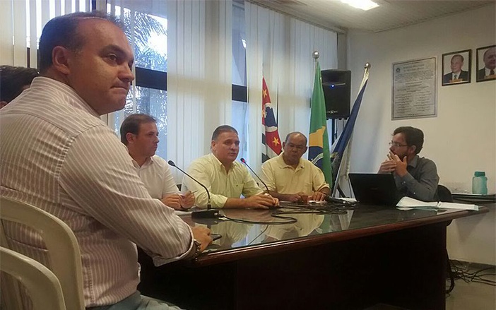 Vereadores começam as investigações sobre irregularidades no anexo da Câmara