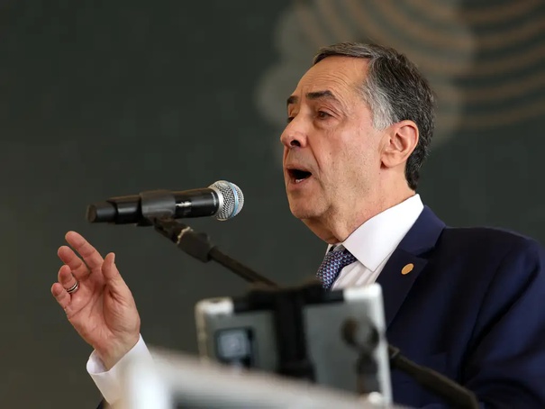 Barroso diz que há politização indevida sobre suspensão do X