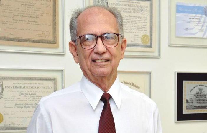 “Não deixe seu coração esquecer de mim” (Homenagem ao Dr Carneiro, Mago da Cardiologia, um mês após seu falecimento)