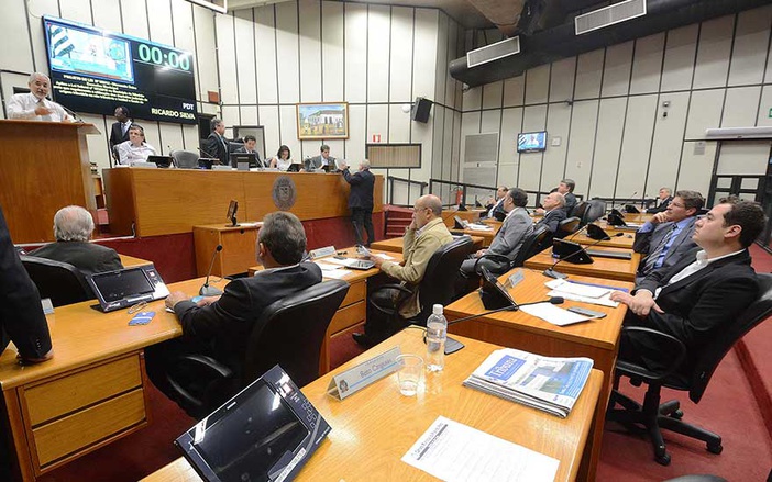 Câmara escolhe integrantes de comissões permanentes