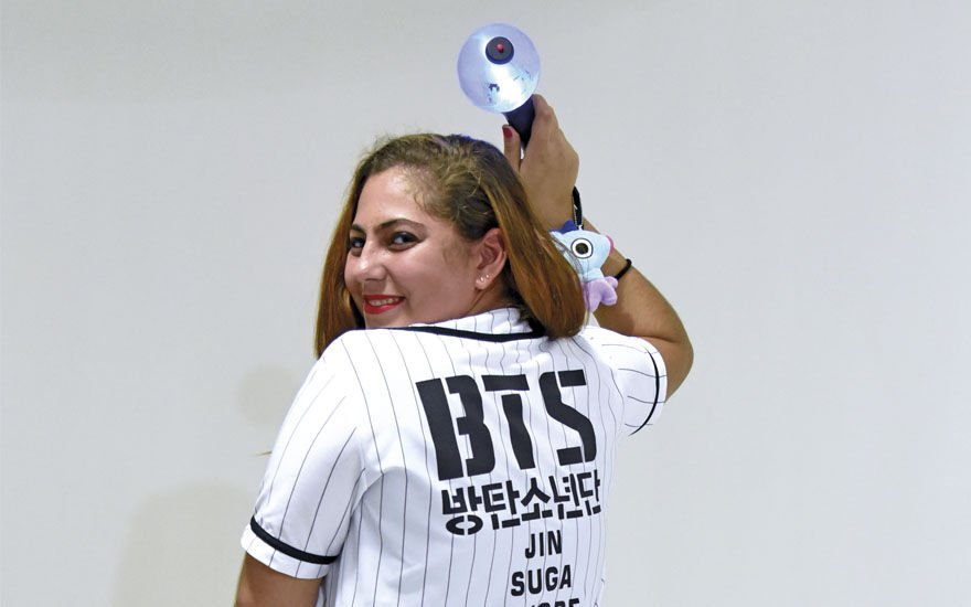 Gabrielle é fã e possui vários objetos relacionados ao K-Pop