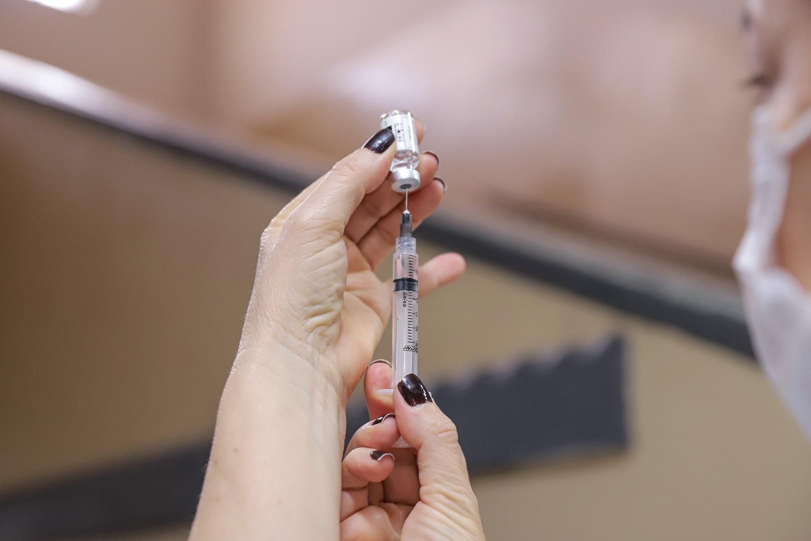 Revide, Vacina brasileira contra a covid-19 é aplicada pela primeira vez, vacina, brasileira, teste, criada, brasil, covid, coronavírus, rna, omicron, variante 